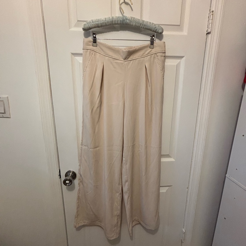 Max Studio Cream Elastic-Waist Pants